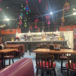 Mariscos El Cachetes - Main floor