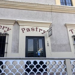 French Riviera - Outside of restaurant