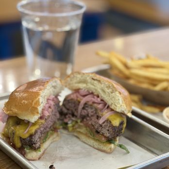 Big Buns - COLLABORATION burger - Burgers Near Me - Arlington, Virginia Big Buns - COLLABORATION burger - Burgers Near Me - Arlington, Virginia