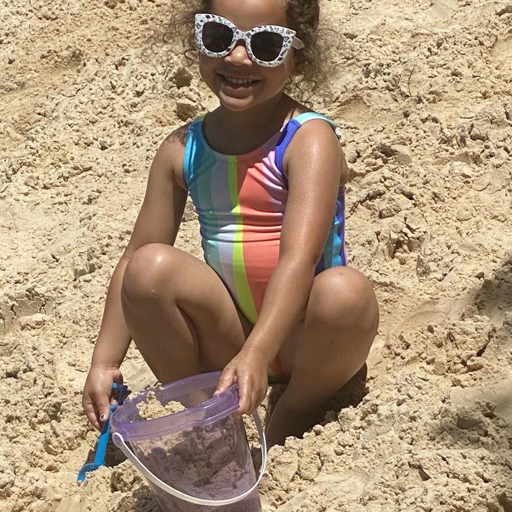 Burger's Lake - Playing in the sand - Water Parks Near Me - Fort Worth, Texas Burger's Lake - Playing in the sand - Water Parks Near Me - Fort Worth, Texas