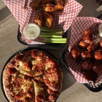 Barro's Pizza - Pizza Near Me - Glendale, Arizona