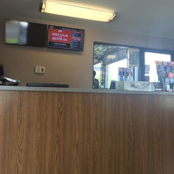 Grease Monkey - Waiting Area - Oil Change Stations Near Me - Richmond, Virginia