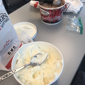 Bruster's Real Ice Cream - Vanilla & Chocolate - Ice Cream & Frozen Yogurt Near Me - Severna Park, Maryland