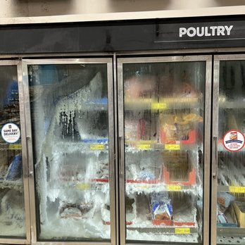 ALDI - a store front with a frozen window - Grocery Near Me - Lauderdale Lakes, Florida