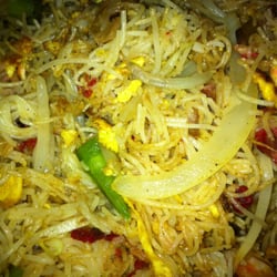 Singapore noodles w/ BBQ pork & shrimp