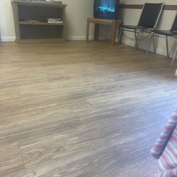 Foundation Laboratory - Nice  quiet and empty my kind of vibe lol. Loving the old school t.v