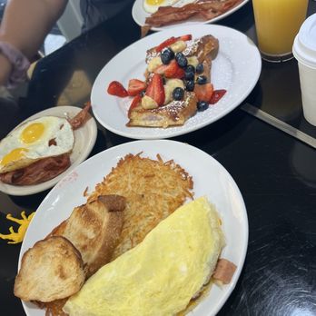 Sweet E's Cafe - Get the Hawaiian omelette with Portuguese and spam. I got the sourdough toast and hash brown, but you get fried rice instead. - Cafes Near Me - Honolulu, Hawaii Sweet E's Cafe - Get the Hawaiian omelette with Portuguese and spam. I got the sourdough toast and hash brown, but you get fried rice instead. - Cafes Near Me - Honolulu, Hawaii
