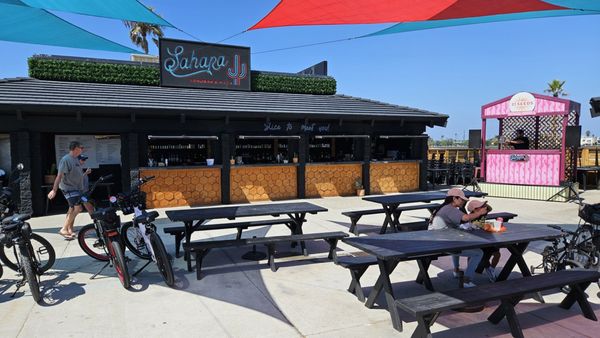 Sahara SandBar and Pizza by null