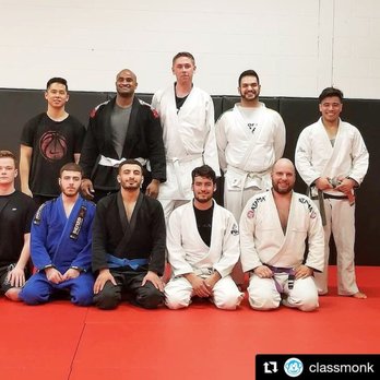 Etobicoke Martial Arts - BJJ class with Professor Roberto Hori. - Kickboxing Near Me - Toronto, Ontario Etobicoke Martial Arts - BJJ class with Professor Roberto Hori. - Kickboxing Near Me - Toronto, Ontario