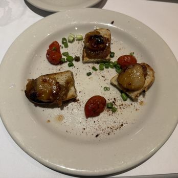 Bonefish Grill - Course 1 - seared scallop crostini. - Seafood Near Me - Schaumburg, Illinois
