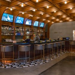 J Bar & Golf Lounge - The J Bar