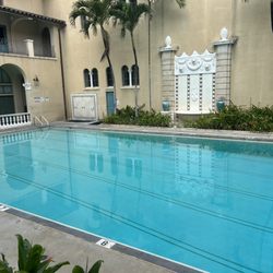 YWCA Oahu - Laniākea - Pool side