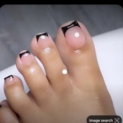 V Nails & Spa