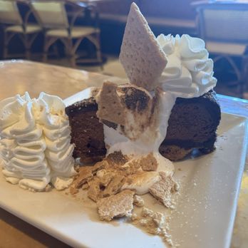 The Cheesecake Factory - S'mores cheesecake - Desserts Near Me - Durham, North Carolina The Cheesecake Factory - S'mores cheesecake - Desserts Near Me - Durham, North Carolina