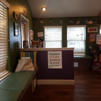 Lone Mountain Veterinary Hospital - Waiting area - Veterinarians Near Me - Carson City, Nevada