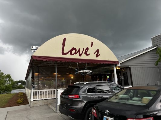 LOVE'S SEAFOOD & STEAKS by null