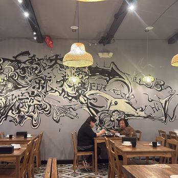 Red Lantern Chinese Cuisine - Interior restaurant decor - Chinese Near Me - Glendora, California