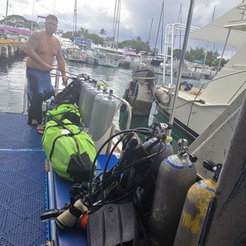 Waikiki Dive Center - Getting ready for the dive!! - Scuba Diving Near Me - Honolulu, Hawaii Waikiki Dive Center - Getting ready for the dive!! - Scuba Diving Near Me - Honolulu, Hawaii