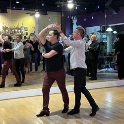 Top Hat Dance Studio - Hustle dance lessons.