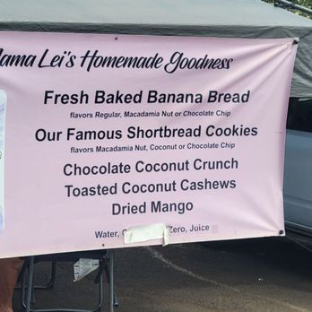 Nakalele Blowhole - Food at the entrance. - Hiking Near Me - Kahakuloa, Hawaii