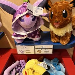 Cute Eevee and Espeon. Cute Eevee and Espeon.