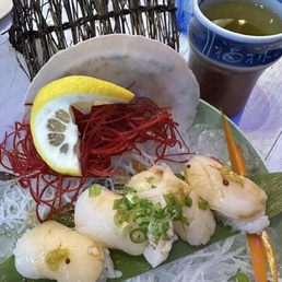 LIVE scallops was one of the specials of the day! LIVE scallops was one of the specials of the day!