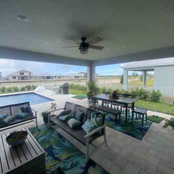 Jensen Beach Aluminum & Windows - Roll Down Screen - Windows Installation Near Me - Stuart, Florida Jensen Beach Aluminum & Windows - Roll Down Screen - Windows Installation Near Me - Stuart, Florida