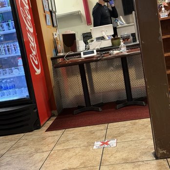 Falafel & Shawarma Planet - Only one employee and as he's making food, he is touching his cell phone. And went back to making the food with the same gloves. - Mediterranean Near Me - Sacramento, California