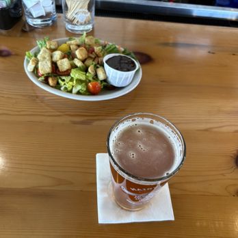 Hairy Cow Brewing Company - Highland Hairy And Garden Salad - Brewpubs Near Me - Byron, Illinois
