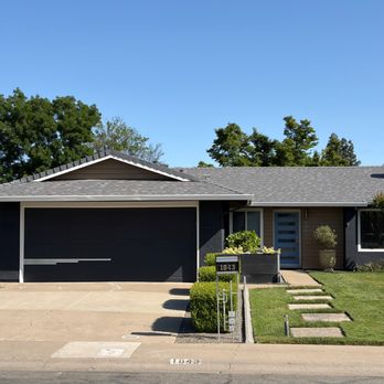 Bob Jahn's Roofing - Owens Corning® Cool Plus Lifetime Duration Tru Def Composition Shingles with 10" Deco Ridge. Color: Mystic Gray - Roofing Near Me - Roseville, California