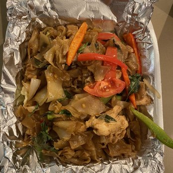 Thai Excellente Restaurant - Pad kee Mao (chicken) - Thai Near Me - El Monte, California Thai Excellente Restaurant - Pad kee Mao (chicken) - Thai Near Me - El Monte, California