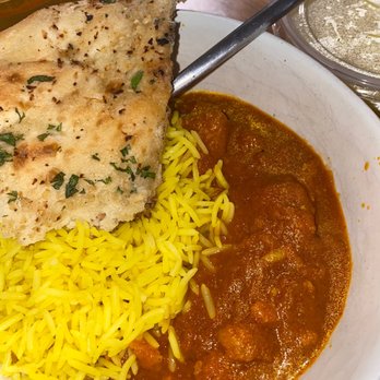 Curryosity - Vindaloo Curry & Garlic Naan - Indian Near Me - San Diego, California Curryosity - Vindaloo Curry & Garlic Naan - Indian Near Me - San Diego, California