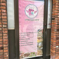 Suenos De Azucar Bakery - Entrance