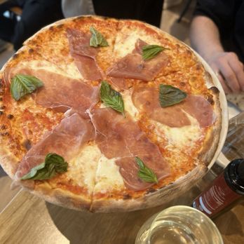 Mister O1 Extraordinary Pizza Sandy Springs - Daniele - Pizza Near Me - Atlanta, Georgia Mister O1 Extraordinary Pizza Sandy Springs - Daniele - Pizza Near Me - Atlanta, Georgia