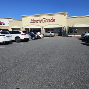 HomeGoods - The front - Department Stores Near Me - Los Angeles, California