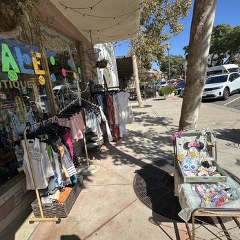 Green Goddess Boutique - Outside: clothing, tank tops, shirts, shorts, jean sheadbands different designs, dresses, dishes - Used, Vintage & Consignment Near Me - Camarillo, California Green Goddess Boutique - Outside: clothing, tank tops, shirts, shorts, jean sheadbands different designs, dresses, dishes - Used, Vintage & Consignment Near Me - Camarillo, California
