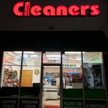Signature Cleaners - Laundry Services Near Me - Carpentersvle, Illinois Signature Cleaners - Laundry Services Near Me - Carpentersvle, Illinois