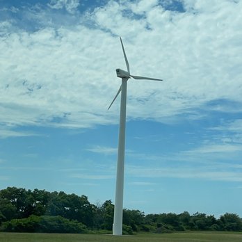 Pindar Vineyards - Windmill - Wineries Near Me - Peconic, New York