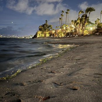 Bahia Resort Hotel - Bahia at night :) - San Diego, CA
