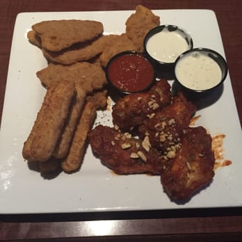 P.J. Whelihan's Pub + Restaurant - Bethlehem - PJ's Ultimate Combo - Sports Bars Near Me - Bethlehem, Pennsylvania