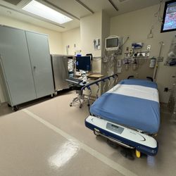 Petaluma Valley Hospital - Outpatient procedure prep room at Petaluma Valley Hospital in November 2024