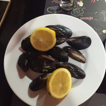 Midyeli - Stuffed mussel, definitely recommend - Seafood Near Me - İzmir, 35 Midyeli - Stuffed mussel, definitely recommend - Seafood Near Me - İzmir, 35