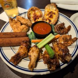 Laseters Tavern at Vinings - Sampler platter with habanero seasoning