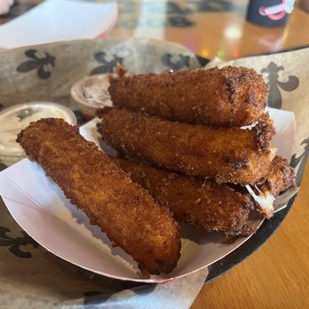 Rusty Pelican - Mozzarella Sticks - Sandwiches Near Me - Mandeville, Louisiana