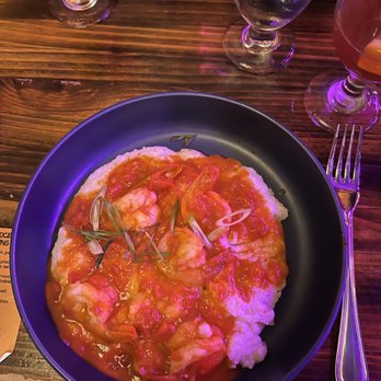 Beatstro - Low Country Shrimp & Grits - American Near Me - Bronx, New York