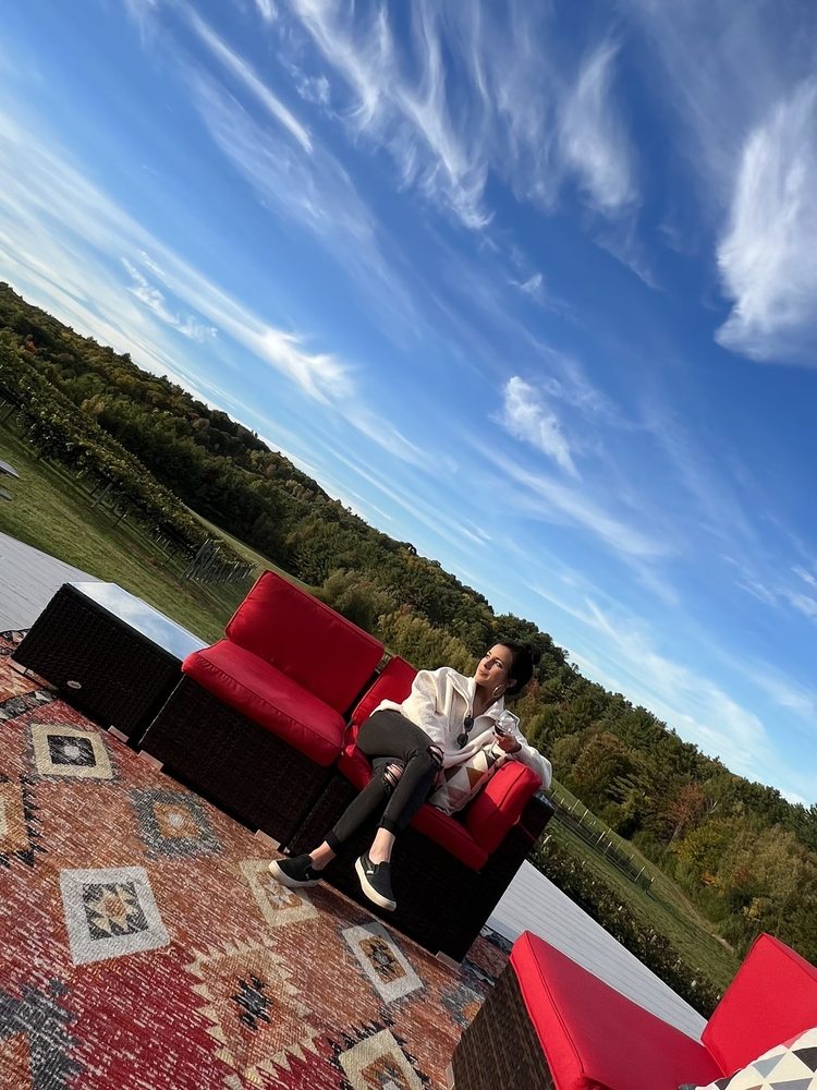 Black Bear Winery Logo