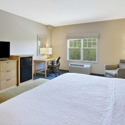 Hampton Inn Bar Harbor - Guest room