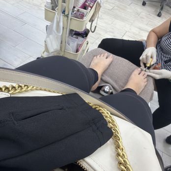 Diamond Nails - Color change - Nail Salons Near Me - Indio, California