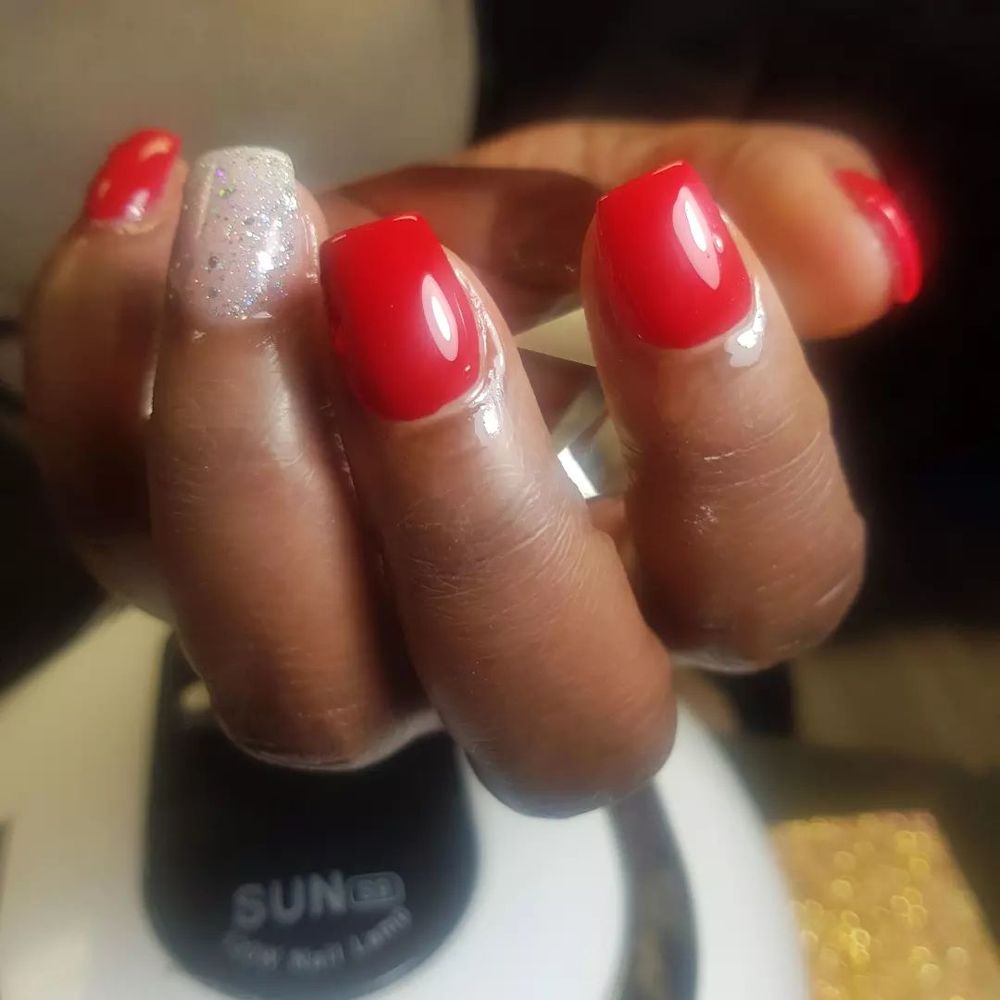 Cy's Beauty Lounge Logo