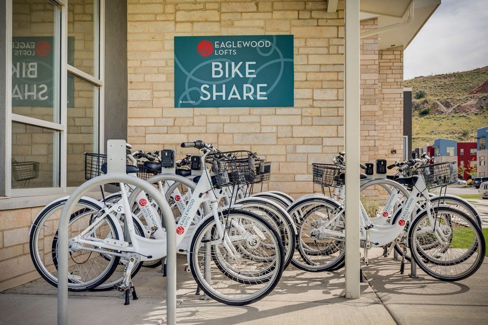 EAGLEWOOD LOFTS I Updated May 2024 84 Photos & 54 Reviews 325 S